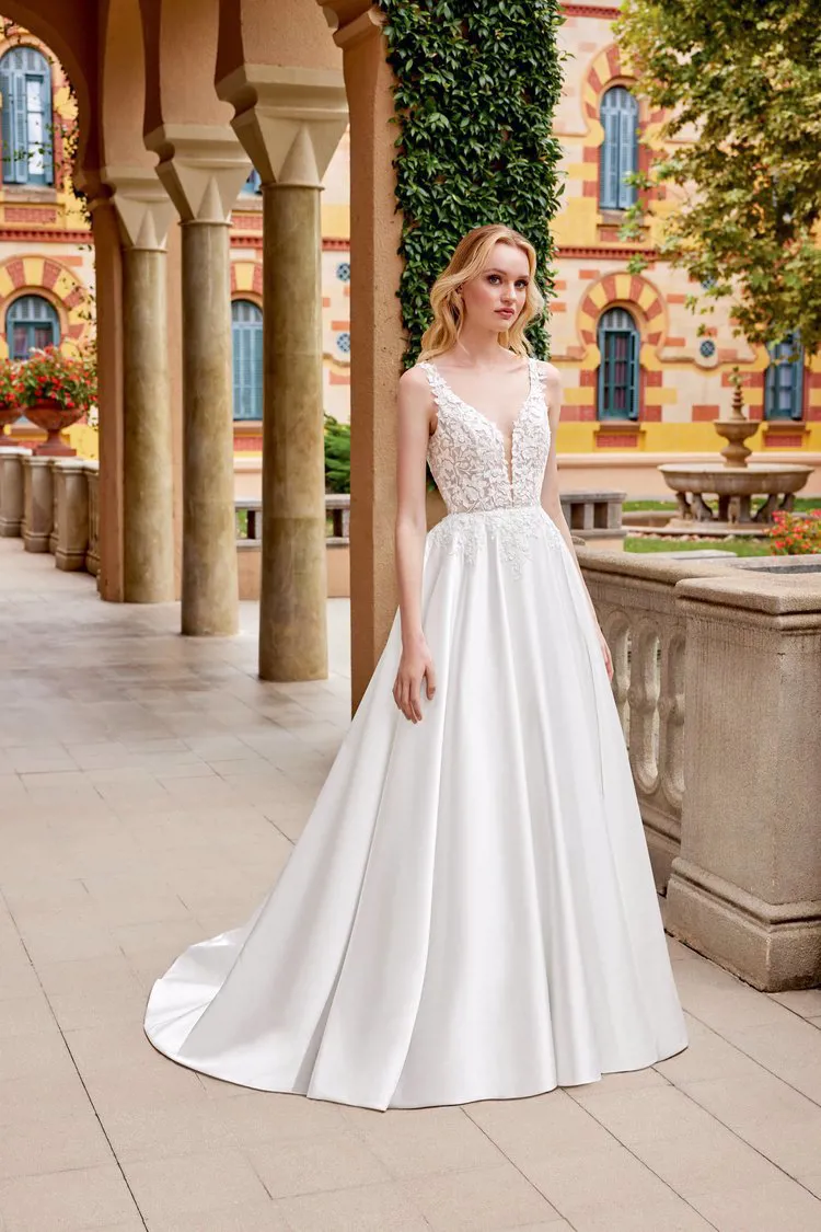 20027 Sweetheart Gowns