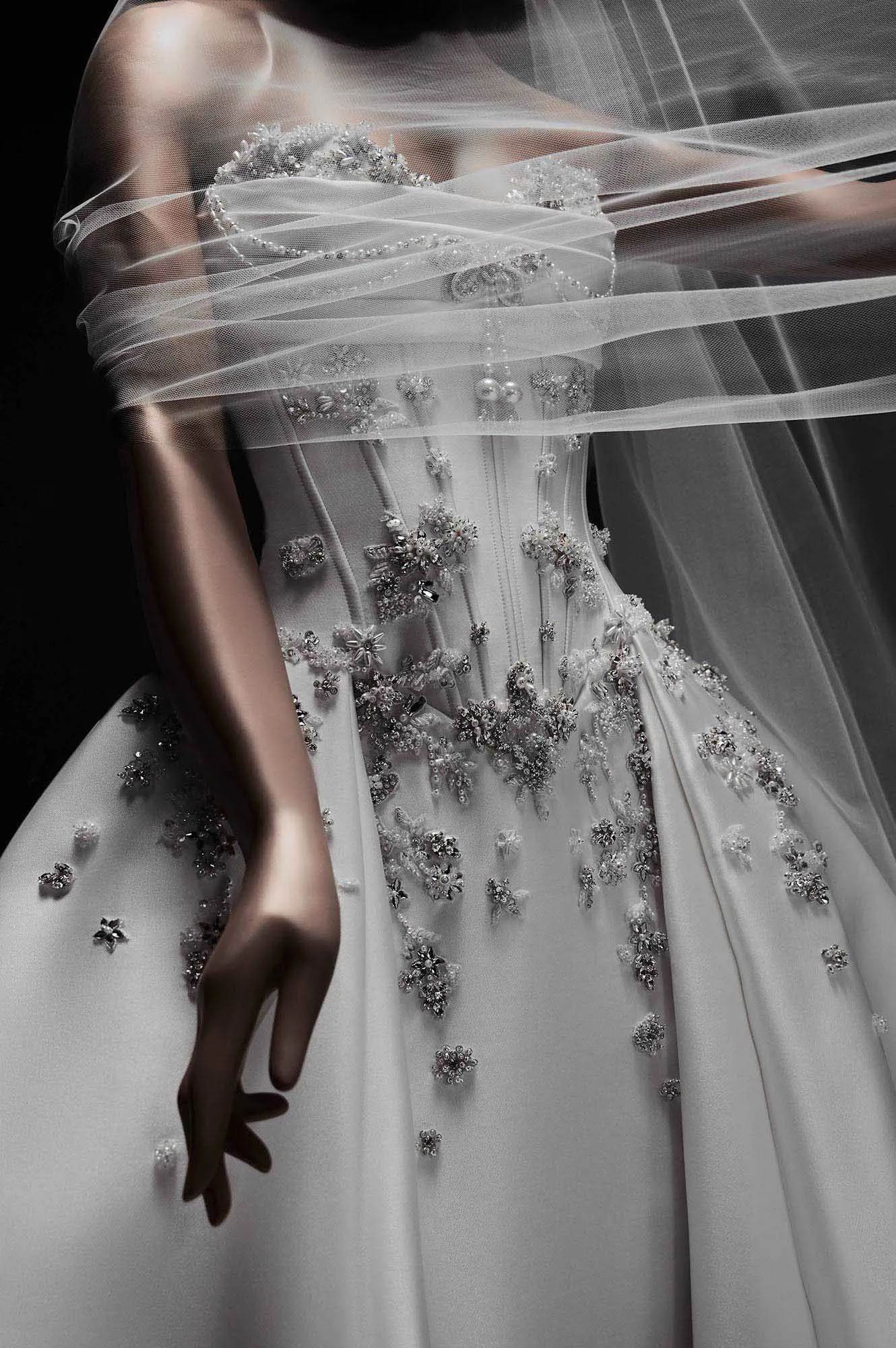 Zuhair Murad Mariage Spring 2027 Look 18 close-up of couture wedding dress with corset bodice and silver floral embellishments