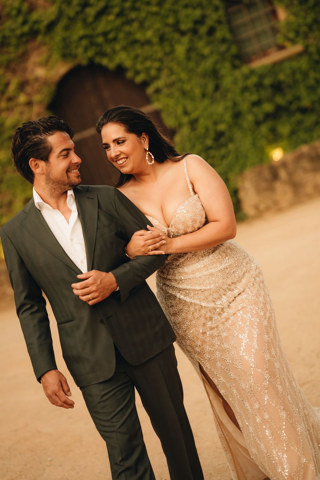 Leslie Keijzer straalt in tweede trouwjurk van Bruidshuis Diana