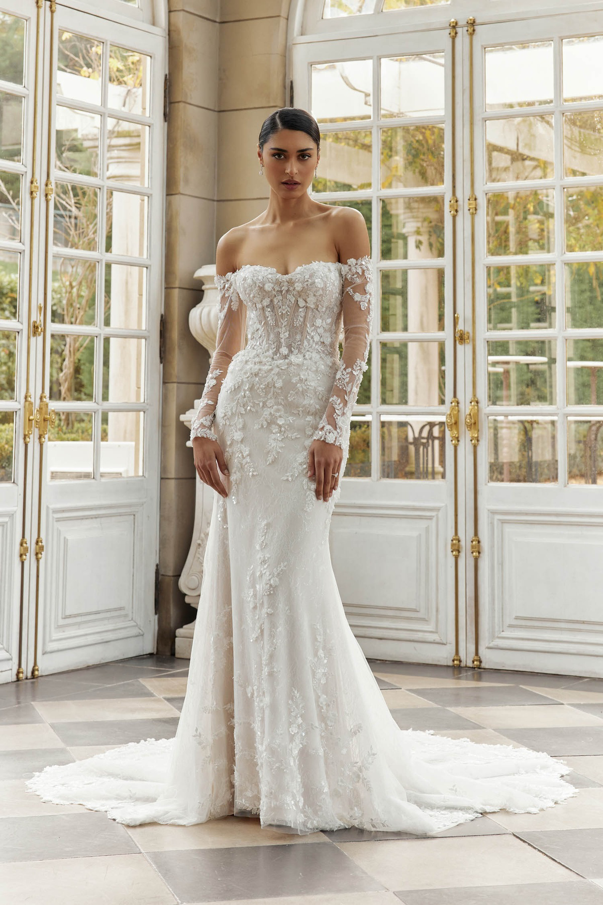 Off shoulder trouwjurk Hartford met 3D kanten korsetlijfje. Vooraanzicht Jeune by Madi Lane, exclusief bij Bruidshuis Diana.