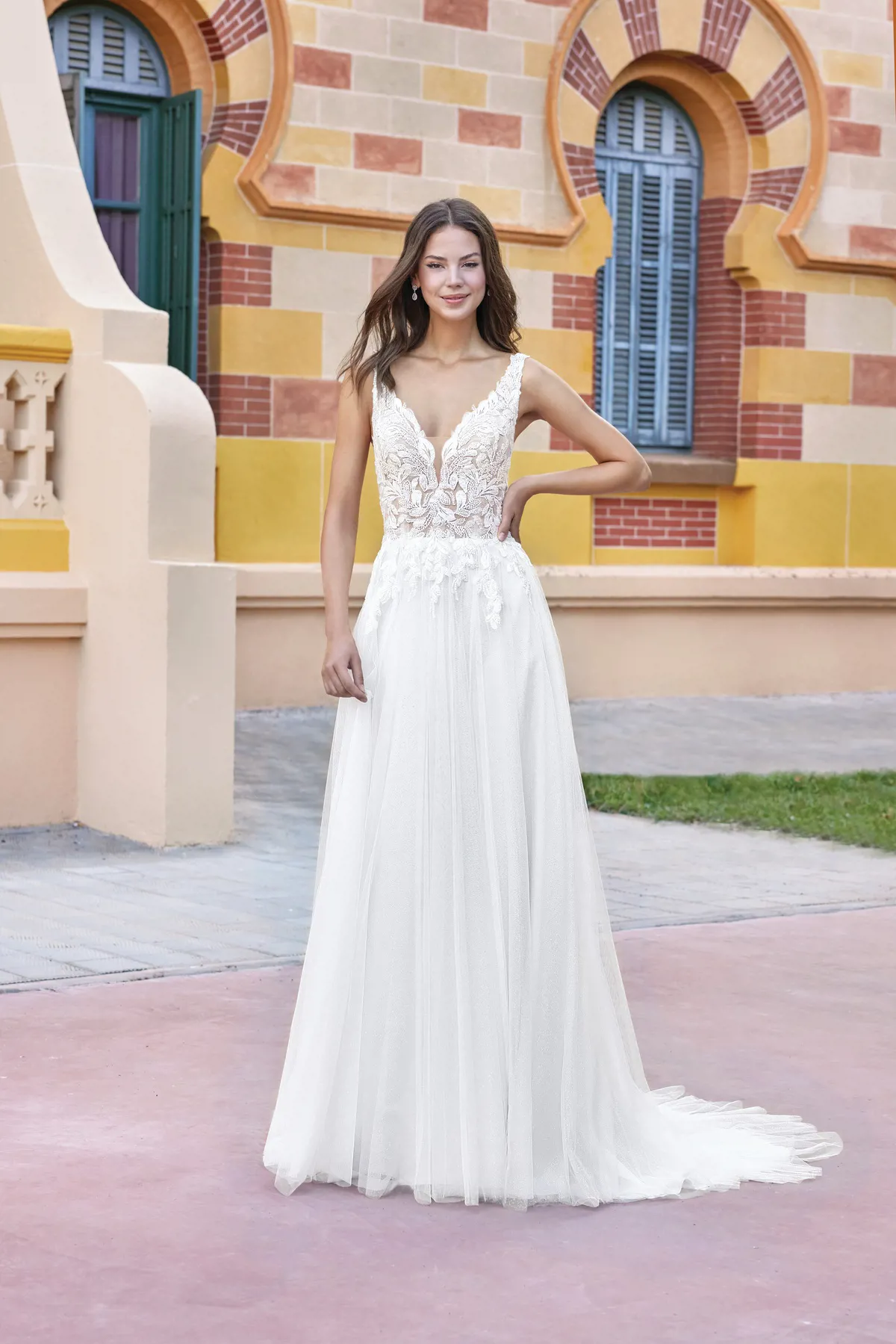 20029 Sweetheart Gowns