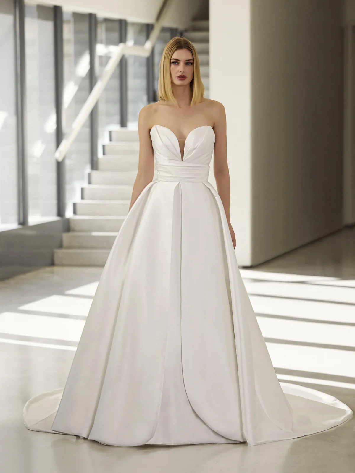 Leaves Pronovias