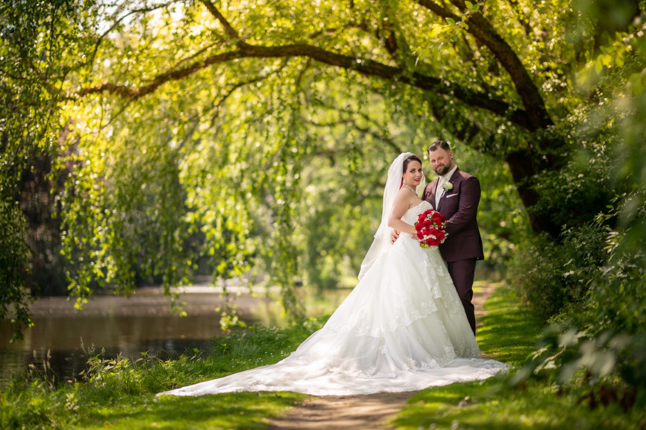 trouwjurk bij het water sharmaine