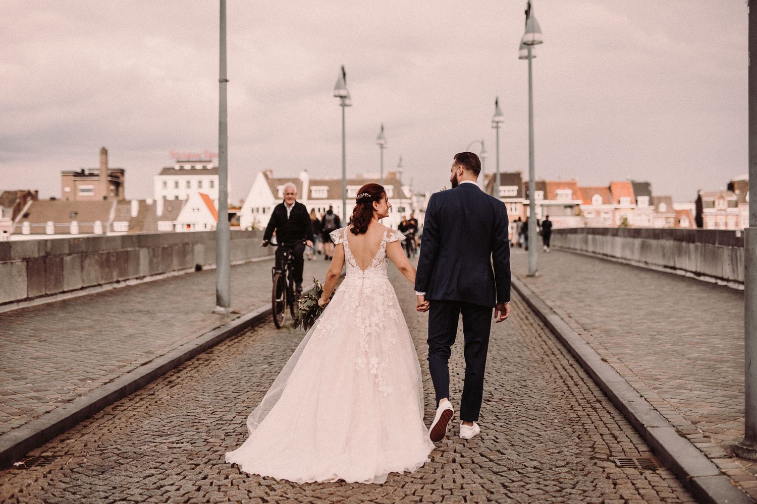 kim in stella york trouwjurk