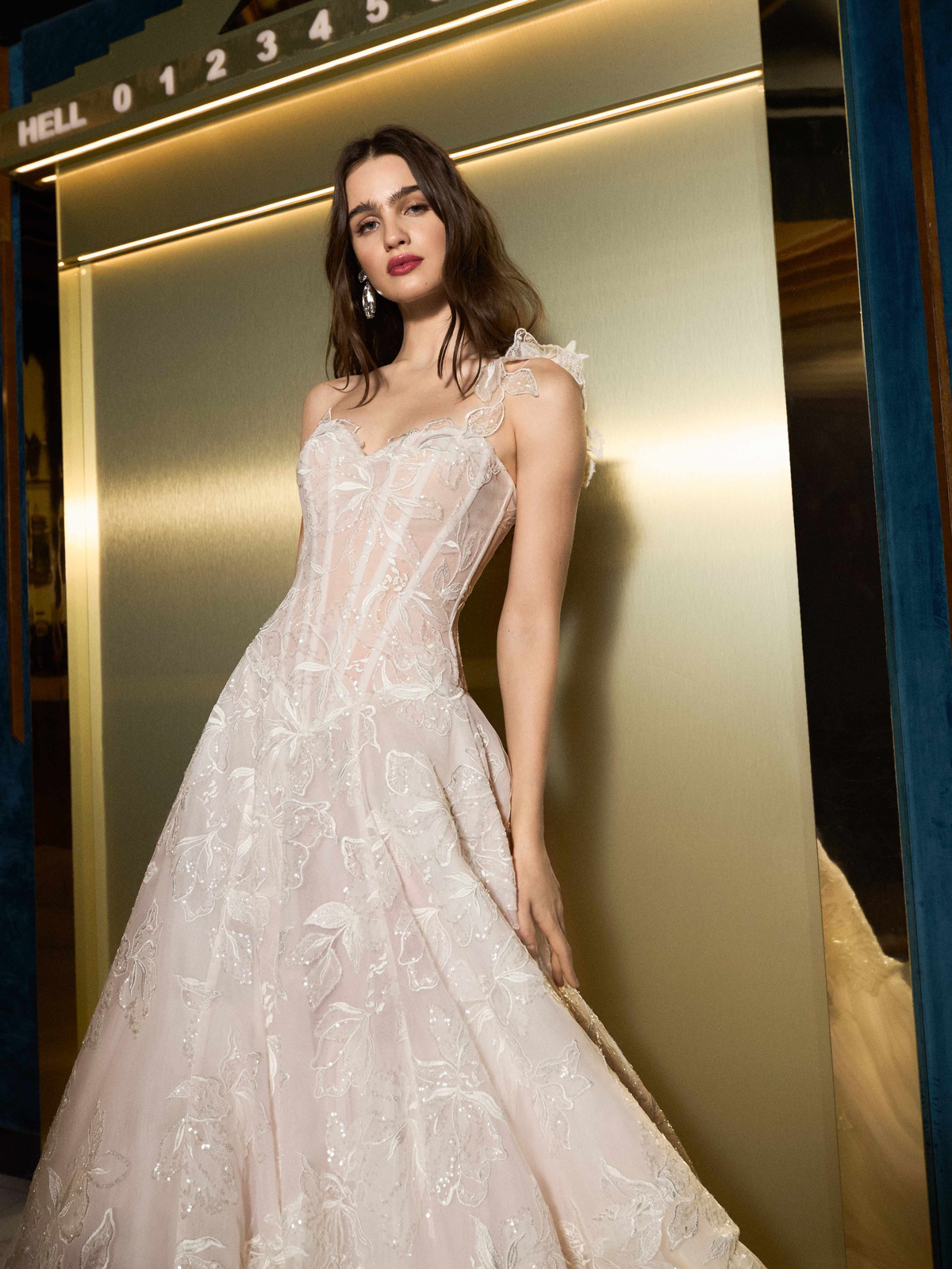 Blush A-lijn trouwjurk Bellini van Galia Lahav met glitter korsetlijfje. Vooraanzicht, exclusief bij Bruidshuis Diana.