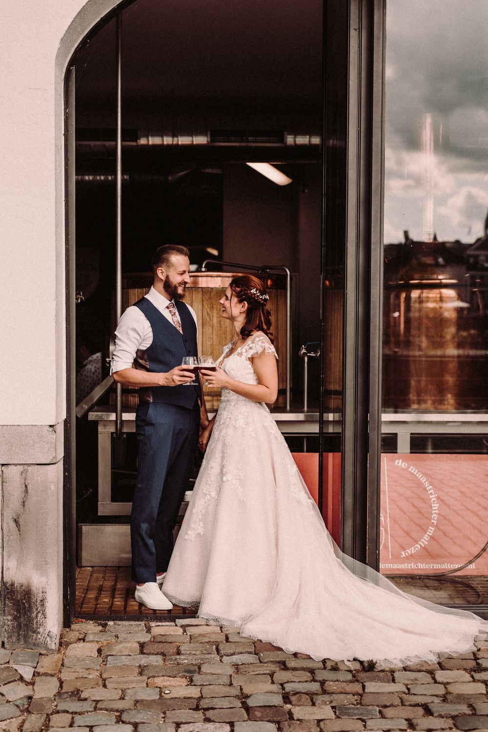 kim in trouwjurk van stella york