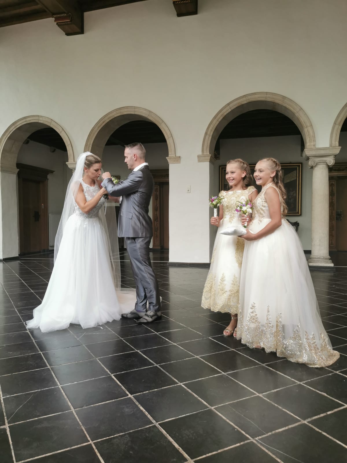 ewa in een trouwjurk