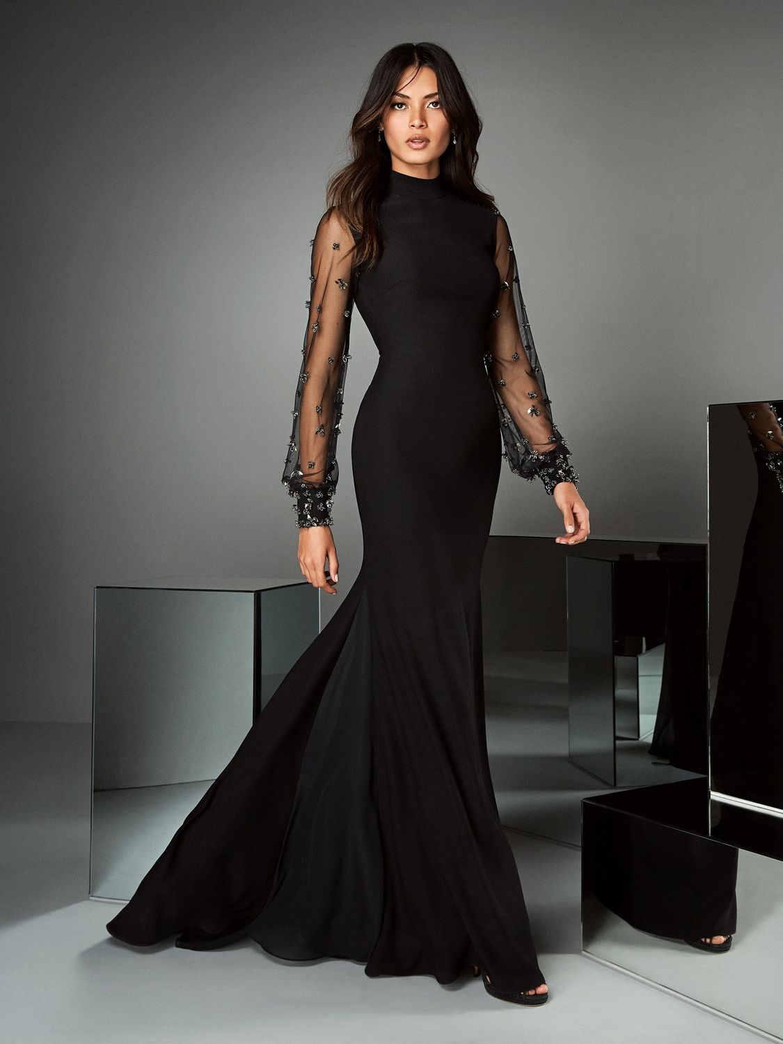 zwarte jurk moeder van de bruid