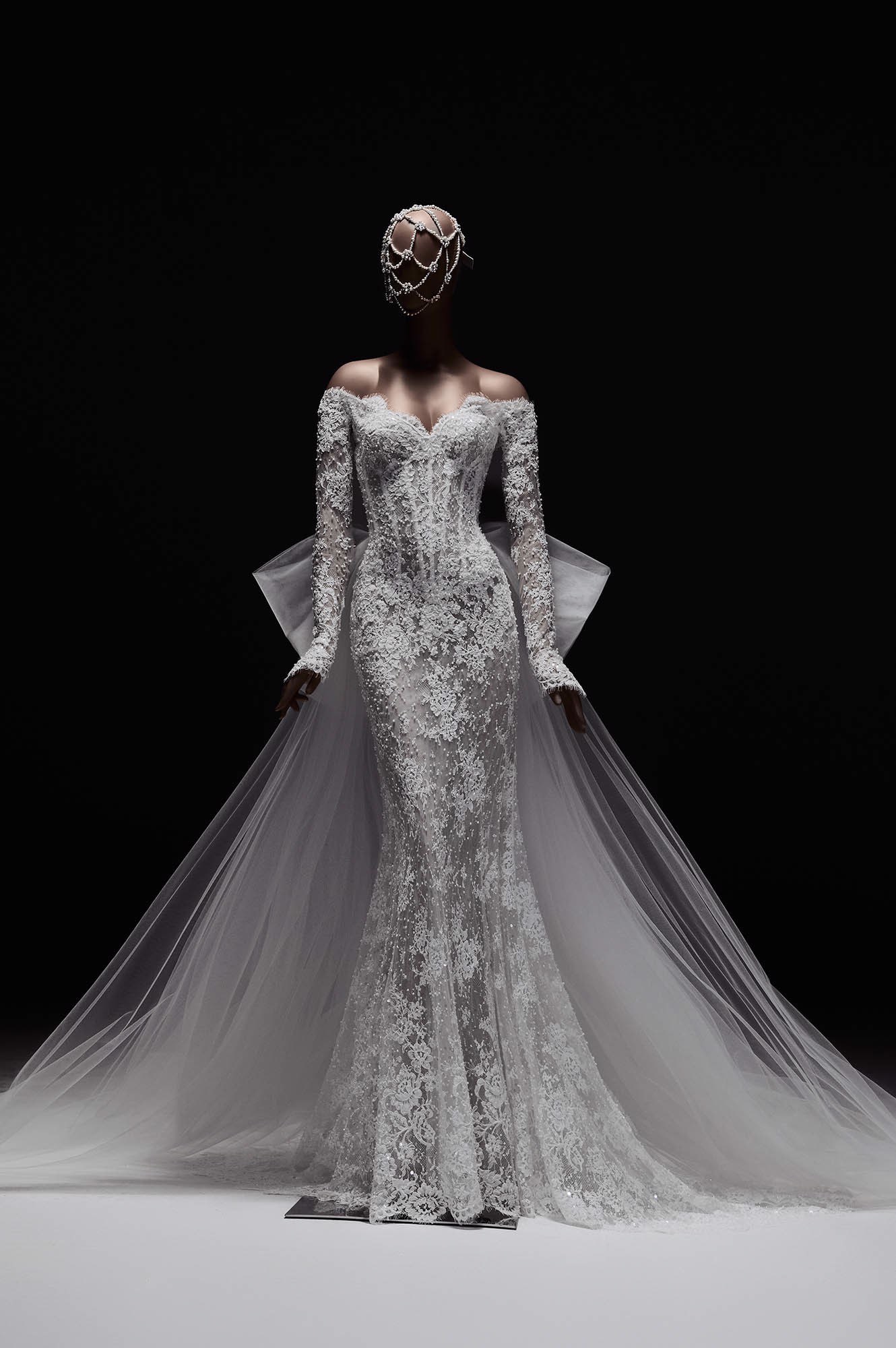 Zuhair Murad Mariage Spring 2027 Look 2 lace wedding dress with long sleeves, mermaid silhouette and detachable tulle overskirt