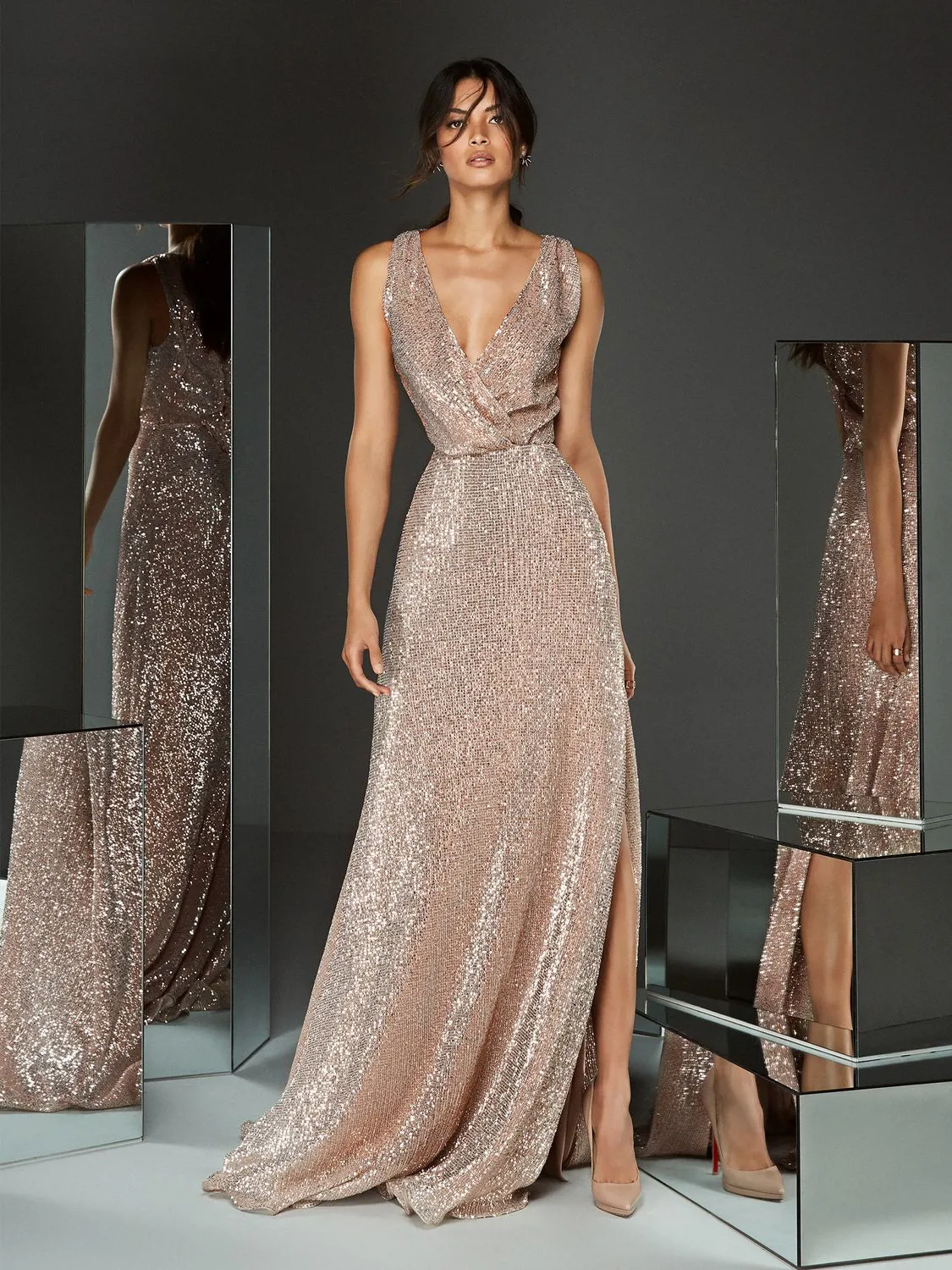 vrouw met glitterjurk