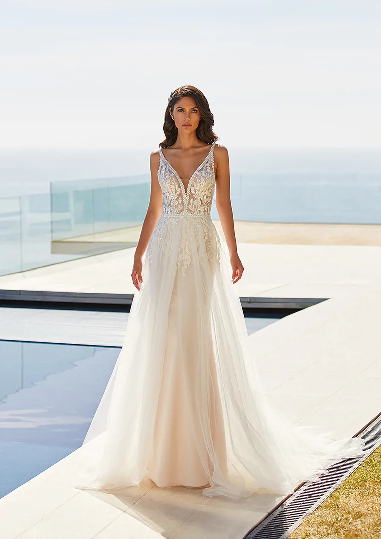Brie Pronovias