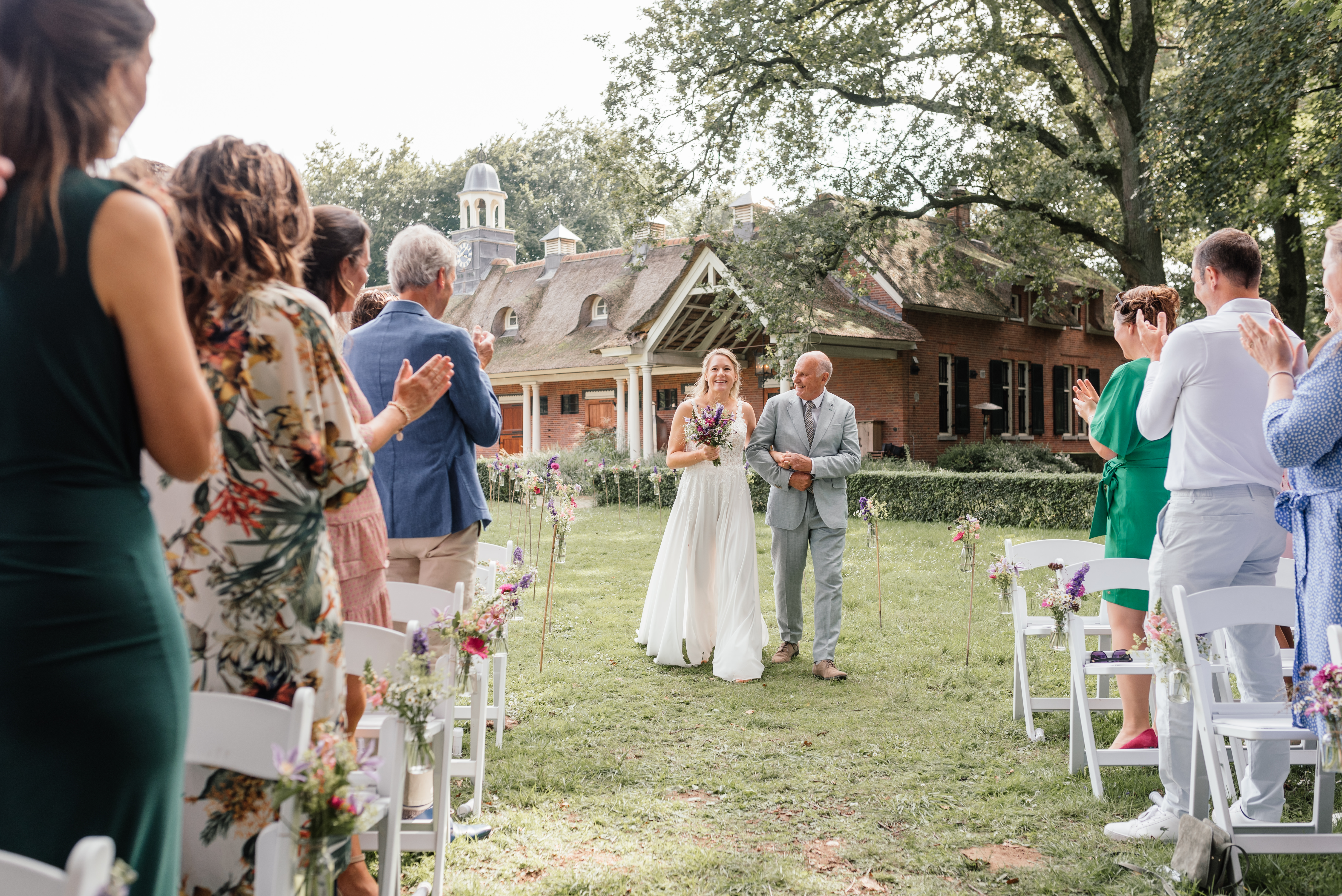 dorian in haar trouwjurk