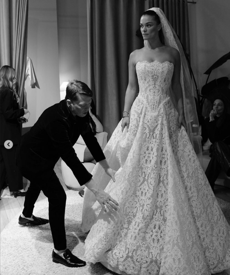 Nina Agdal draagt Splendid trouwjurk van Galia Lahav